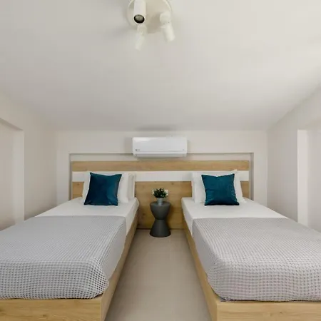 V Luxury Ii * Siviri